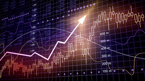 دليل شامل: مزايا الأدلة المدفوعة والمجانية لترويج نشاطك