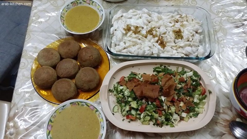 طريقة تحضير كبة مشوية مع شوربة العدس والمعكرونة